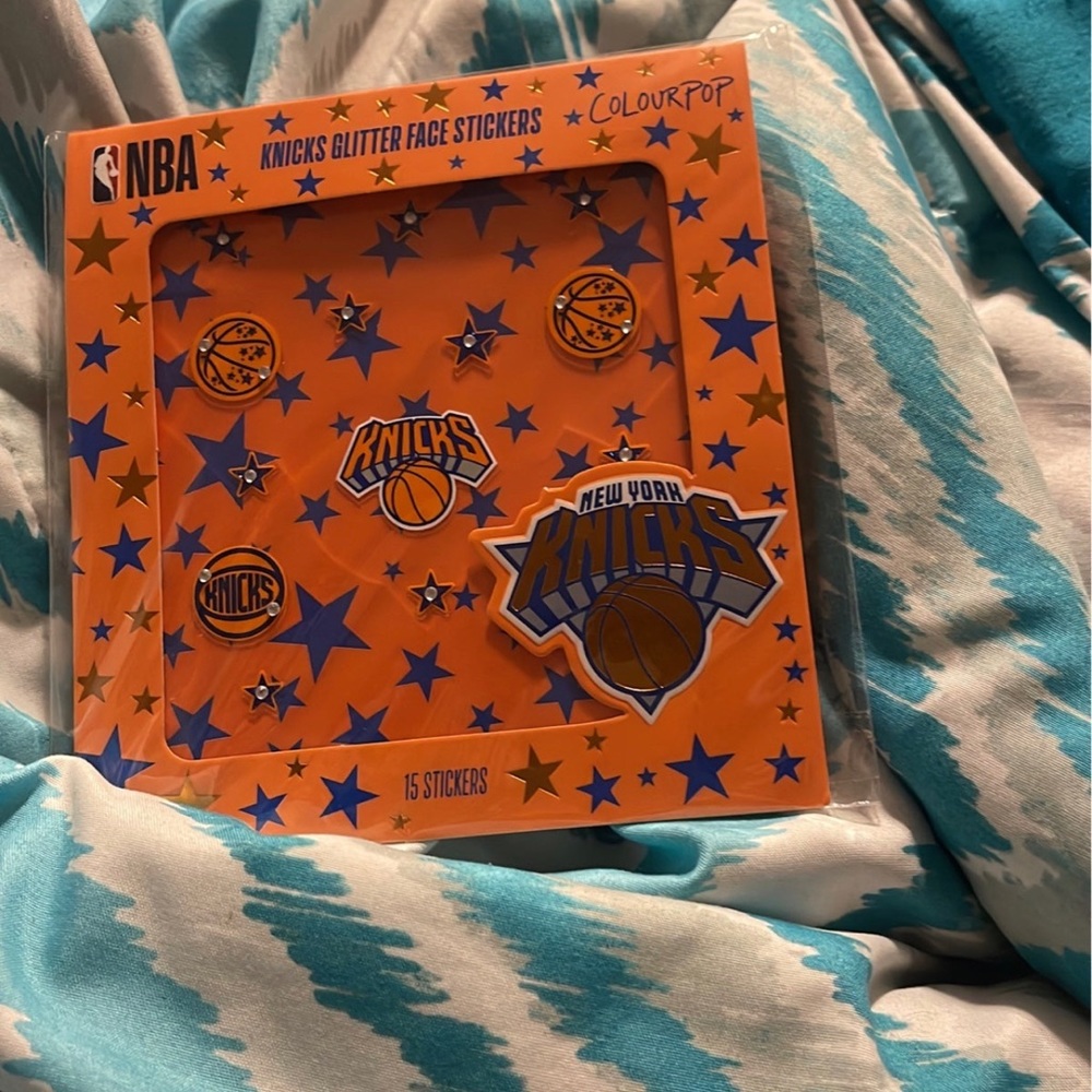 Colourpop New York Knicks eyeshadow, makeup bag and stickers - Picture 4 of 5